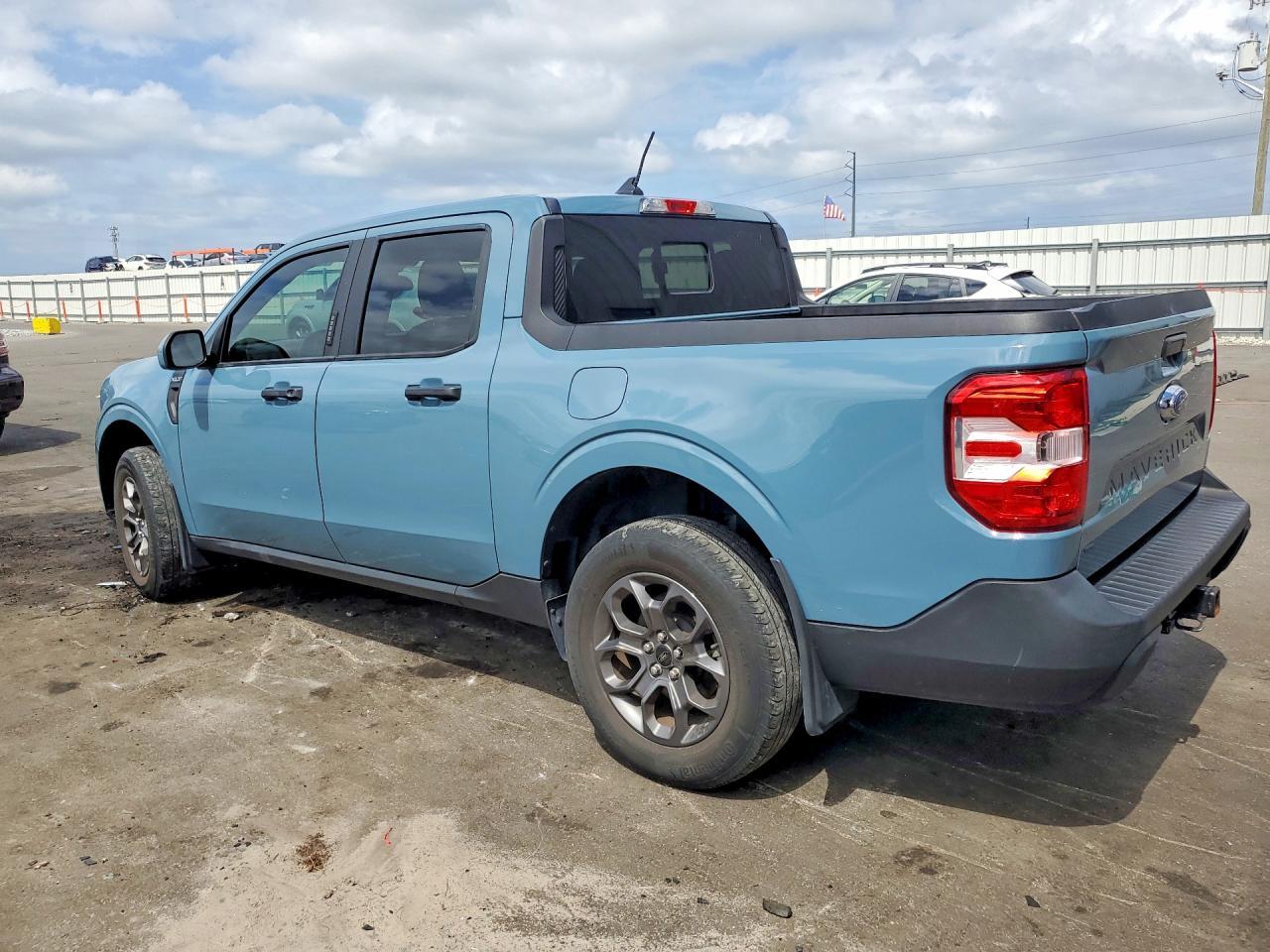 2022 Ford Maverick Xl - Image 2