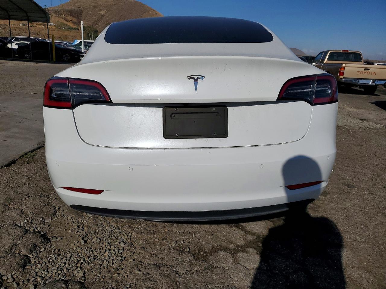 2022 Tesla Model 3 - Image 6