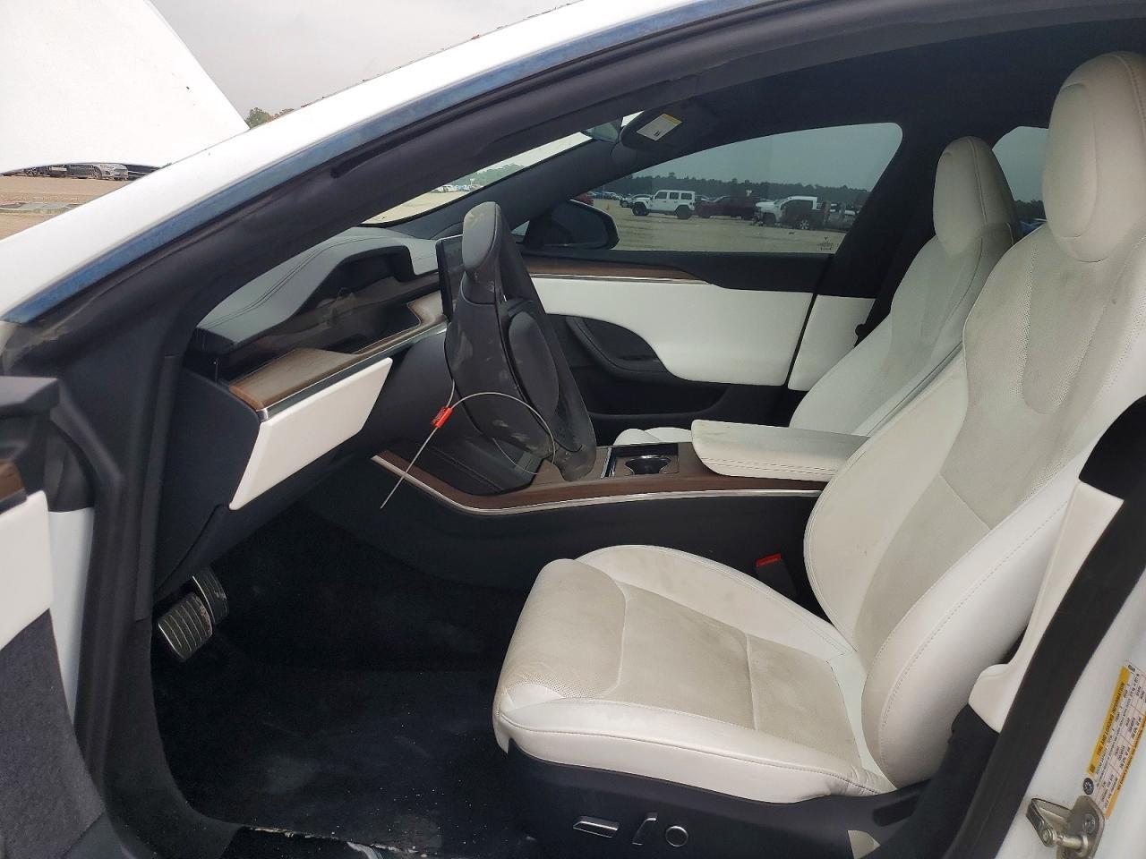2022 Tesla Model S - Image 7