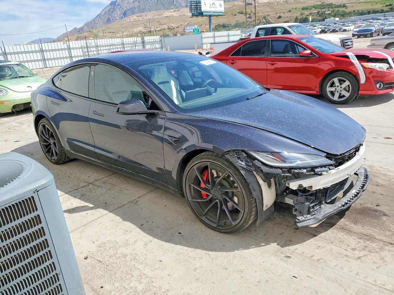 2024 Tesla Model 3 - Фото 4