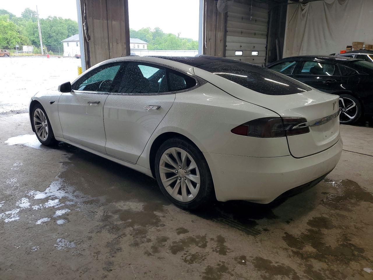 2020 Tesla Model S - Фото 2