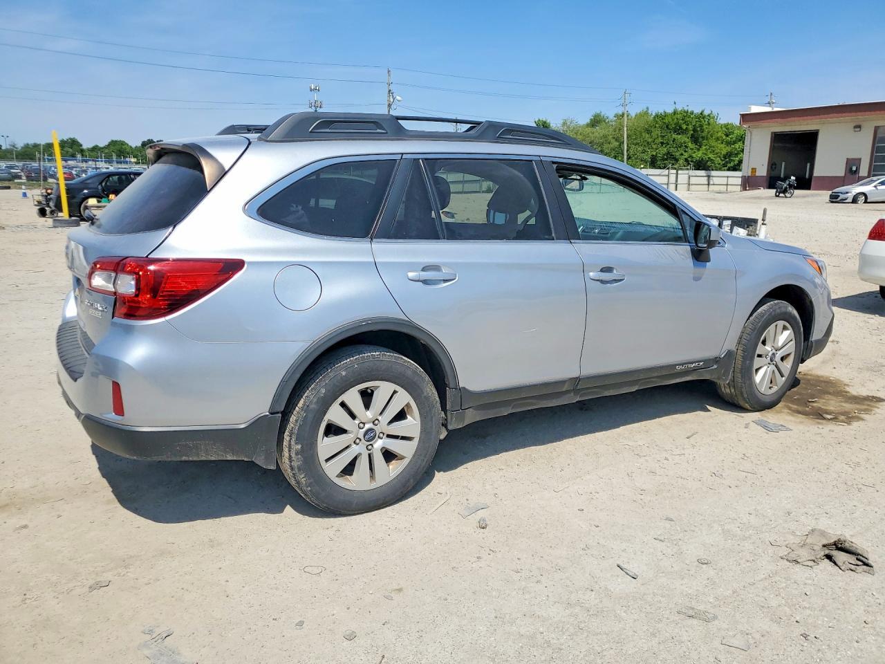 2015 Subaru Outback 2.5I Premium - Фото 3