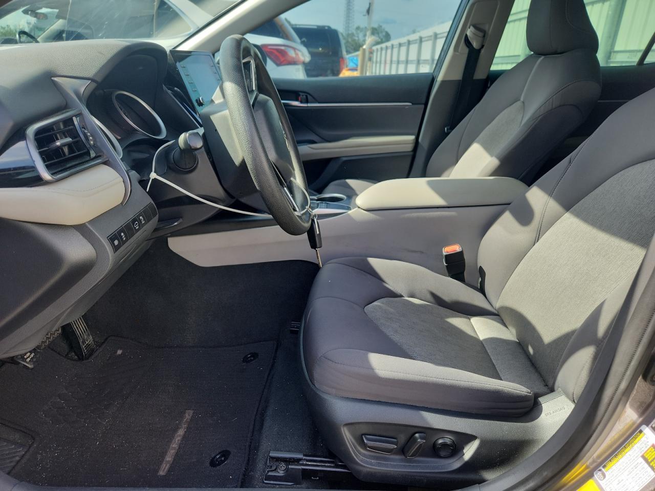 2022 Toyota Camry Le - Фото 7