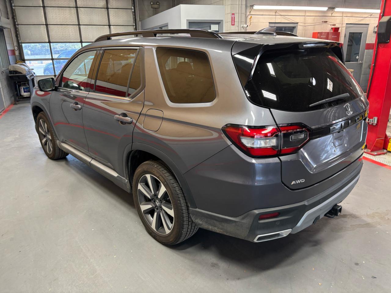2025 Honda Pilot Touring - Фото 3