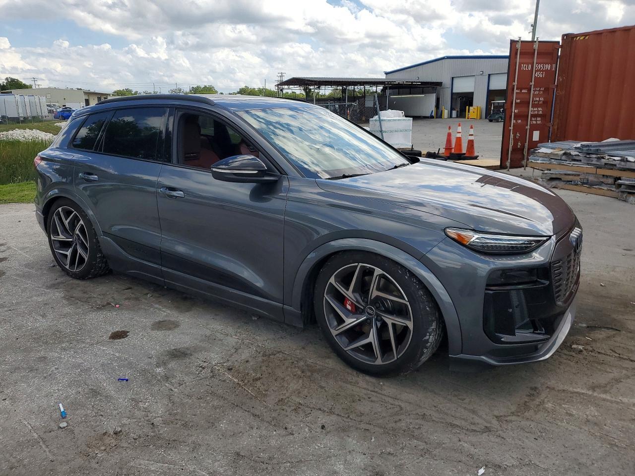 2025 Audi Sq6 E-Tron Prestige - Image 4
