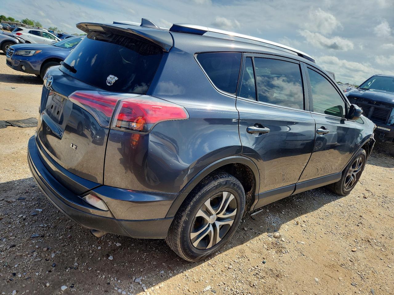2016 Toyota Rav4 Le - Фото 3