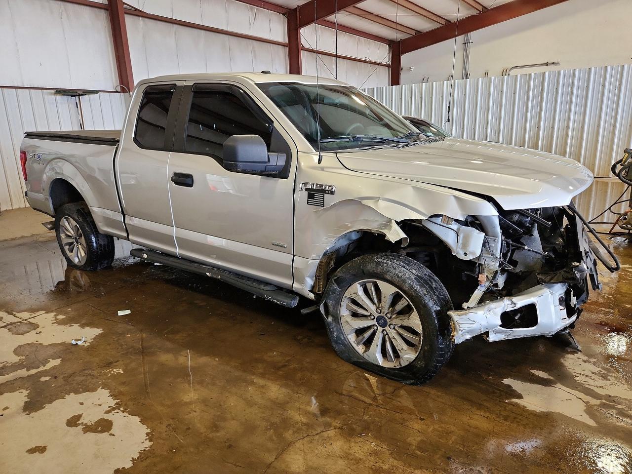 2017 Ford F150 Super Cab - Фото 4