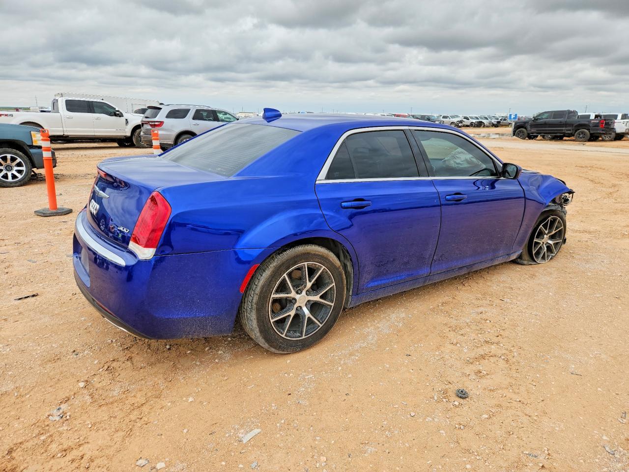 2020 Chrysler 300 Touring - Image 3