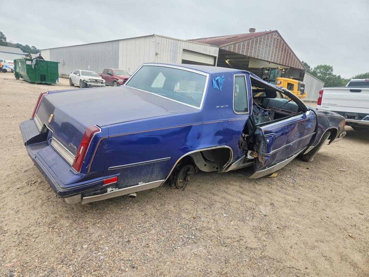1988 Oldsmobile Cutlass Supreme Classic - Image 3