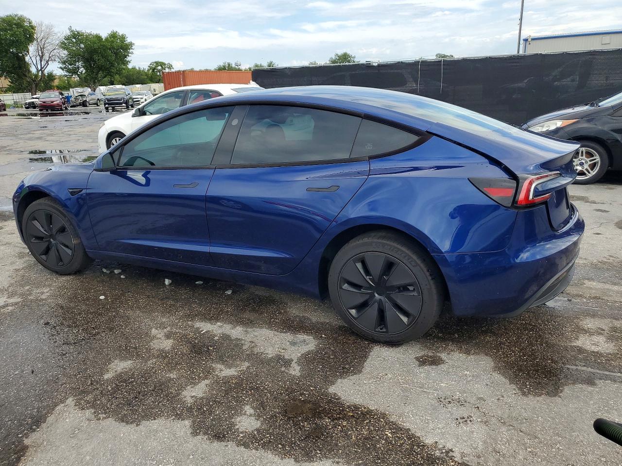 2025 Tesla Model 3 - Image 2