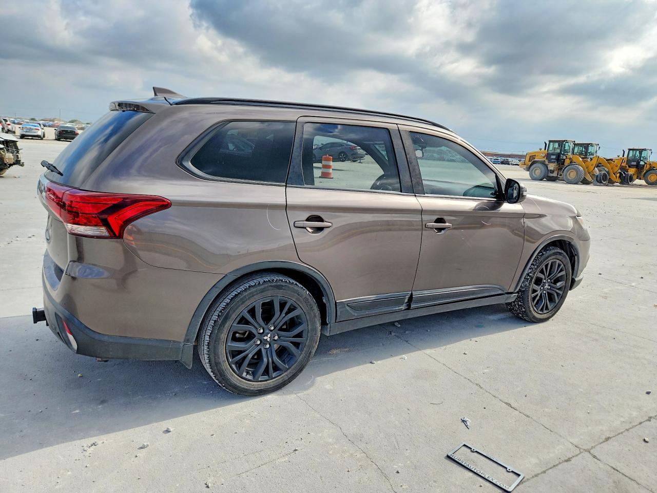 2018 Mitsubishi Outlander Se - Фото 3