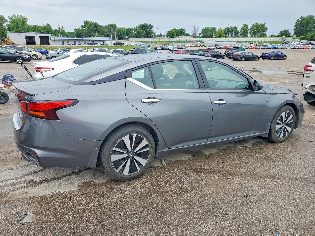2019 Nissan Altima Sv - Фото 3
