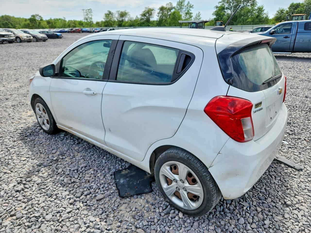 2021 Chevrolet Spark Ls - Фото 2
