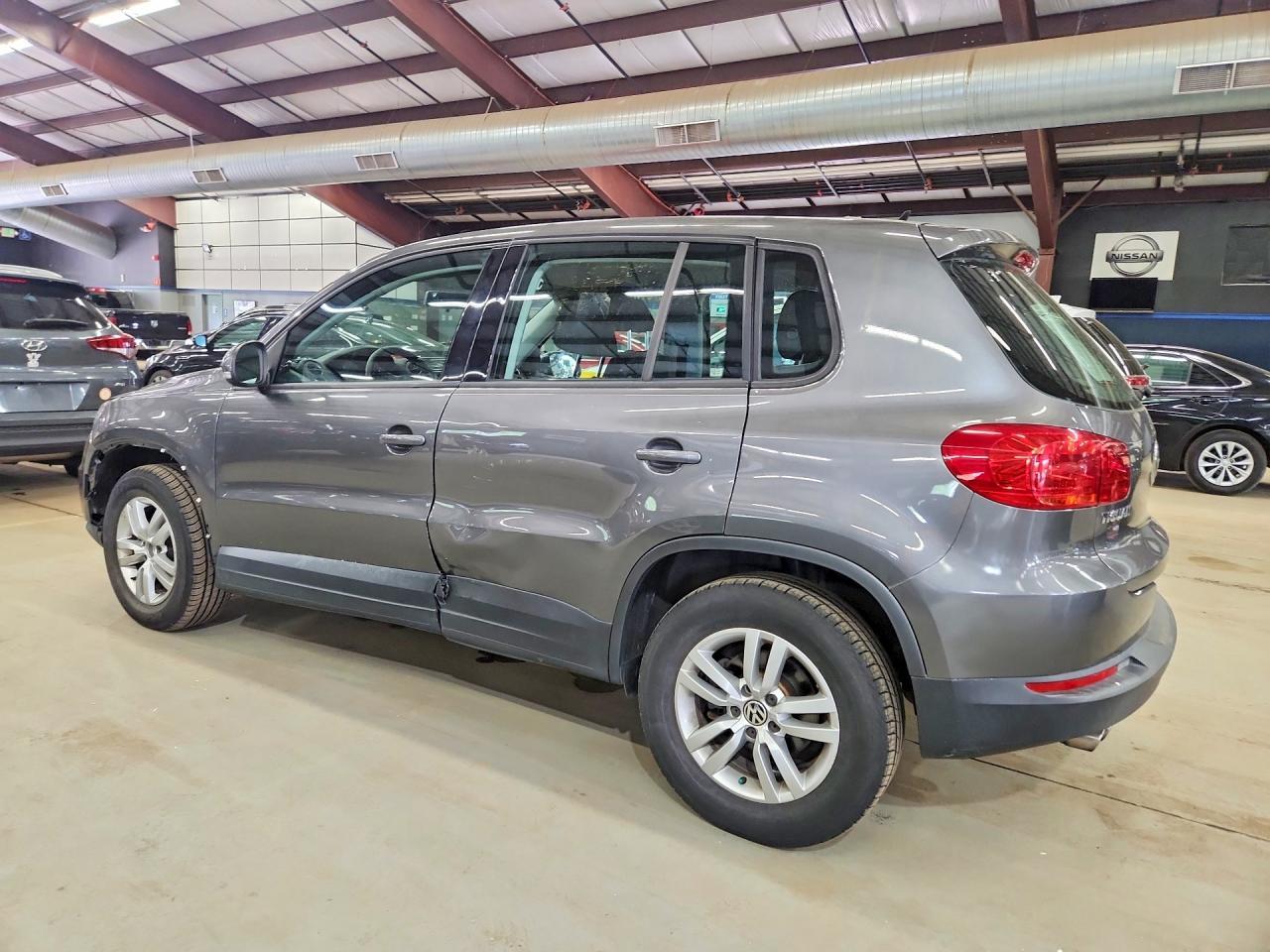 2013 Volkswagen Tiguan S - Фото 2