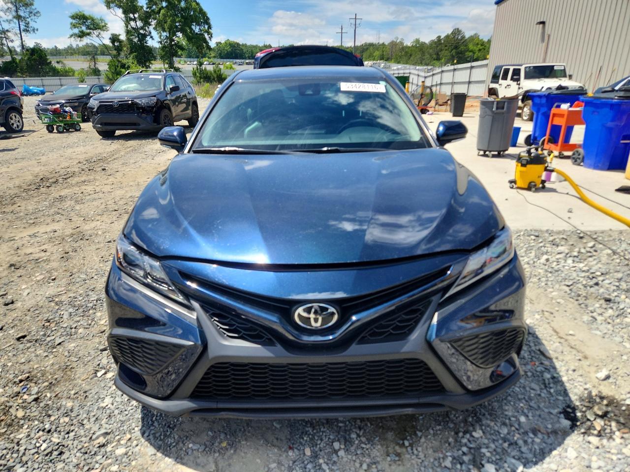2021 Toyota Camry Se - Image 5