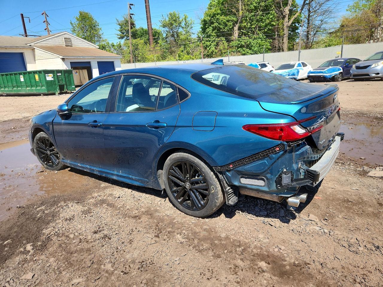 2025 Toyota Camry Se - Фото 2