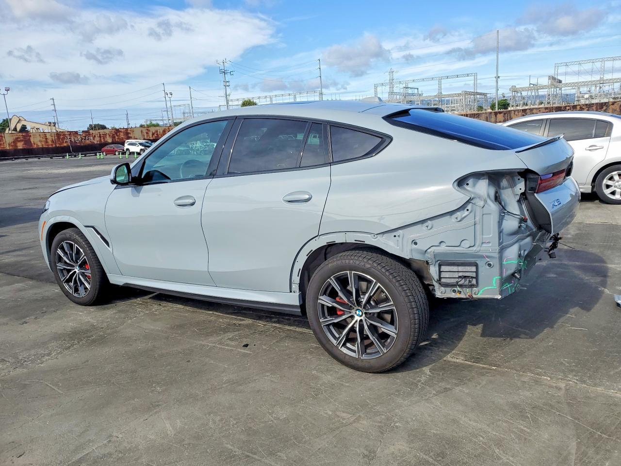 2025 BMW X6 xDrive40I - Фото 2