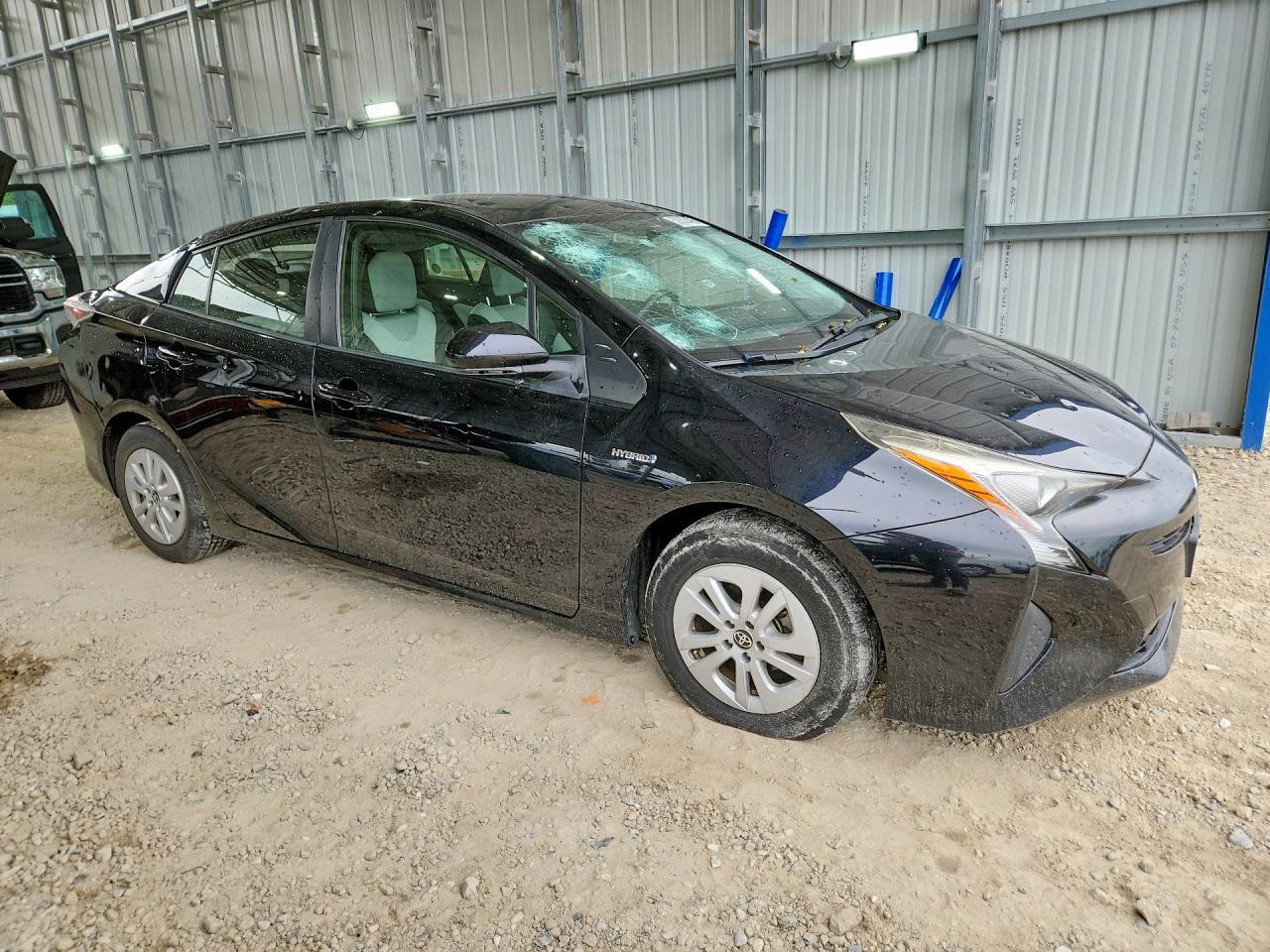 2016 Toyota Prius Two - Фото 4