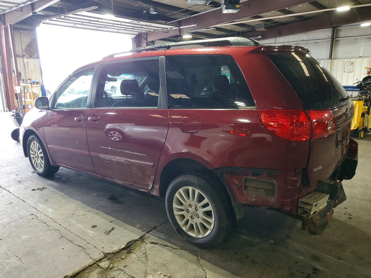 2007 Toyota Sienna Xle 7-Passenger - Image 2