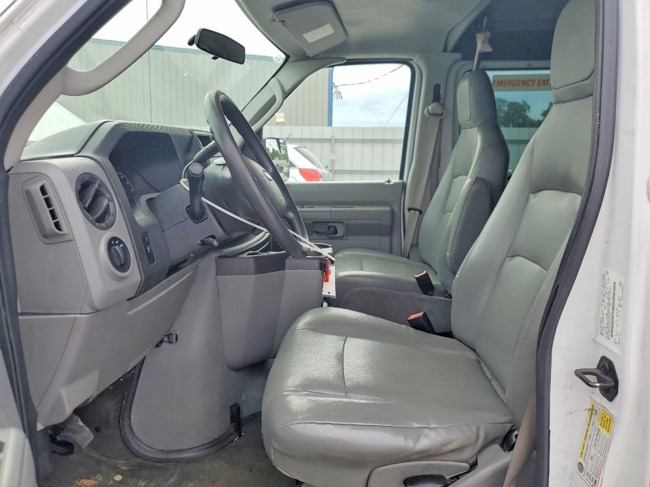 2014 Ford Econoline E250 Van - Фото 7