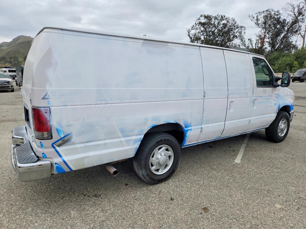 2013 Ford Econoline E350 Super Duty Van - Фото 3