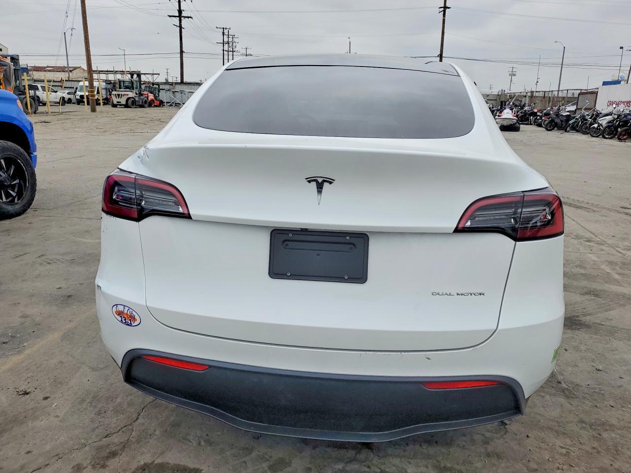 2023 Tesla Model Y - Фото 6