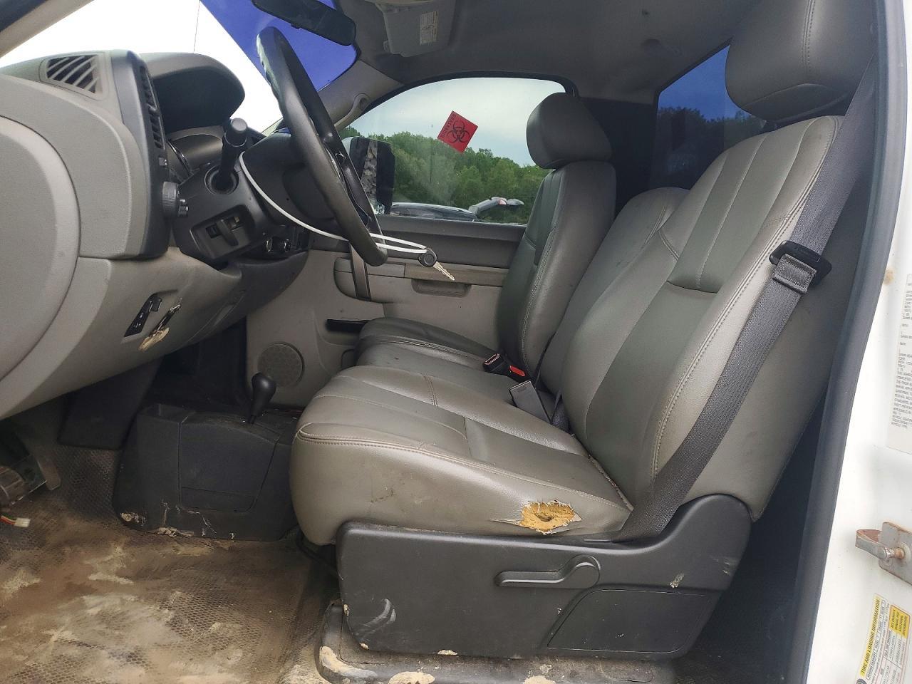 2010 GMC Sierra K3500 - Фото 7