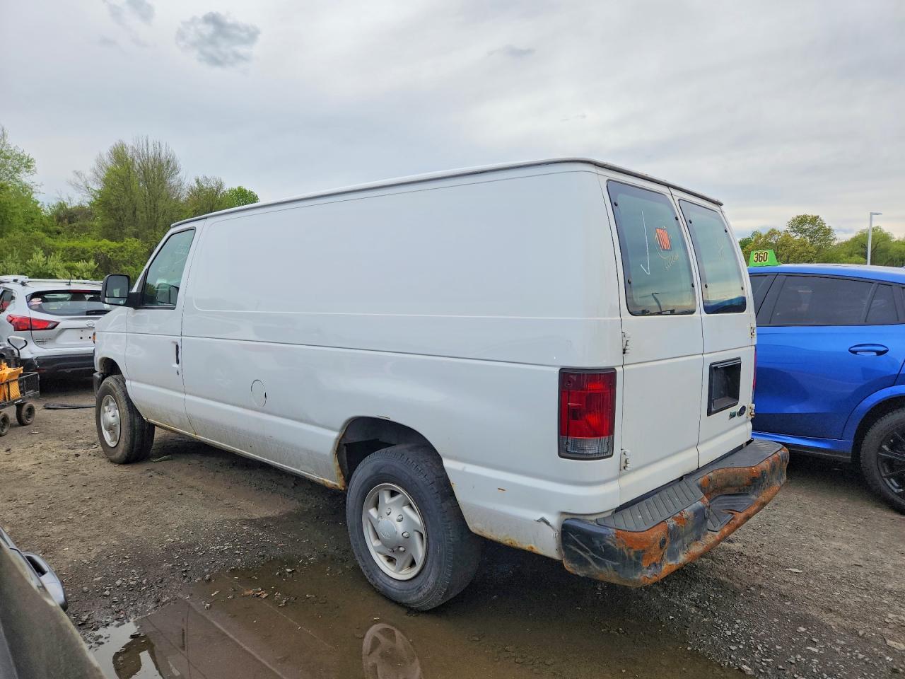 2013 Ford Econoline E150 Van - Фото 2