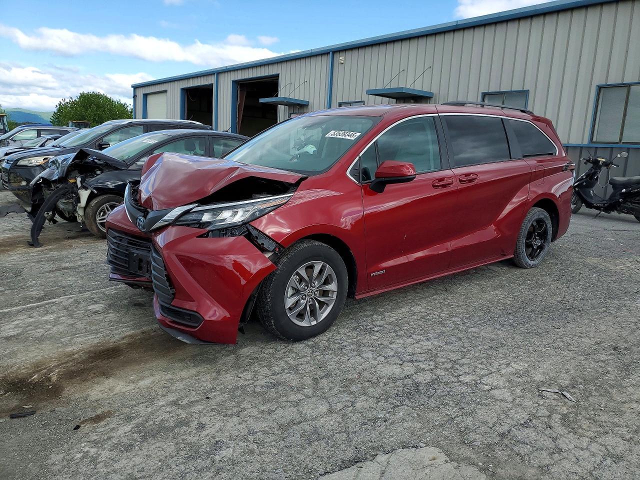2021 Toyota Sienna Le