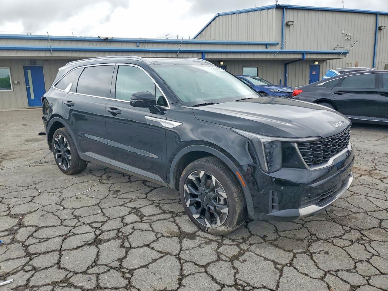 2025 Kia Sorento Ex - Image 4