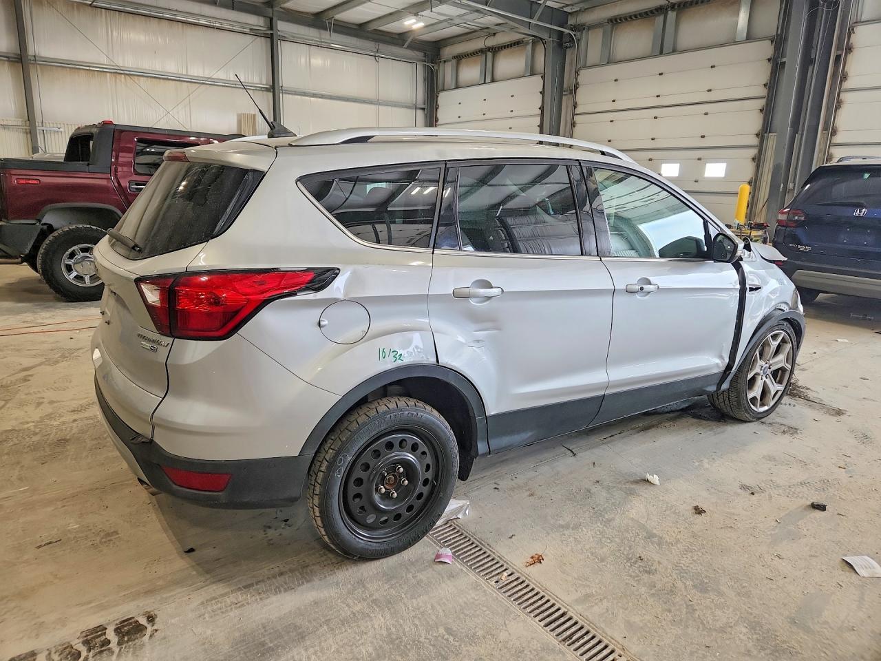 2019 Ford Escape Titanium - Image 3