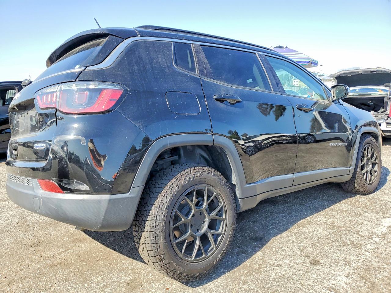 2020 Jeep Compass - Фото 3