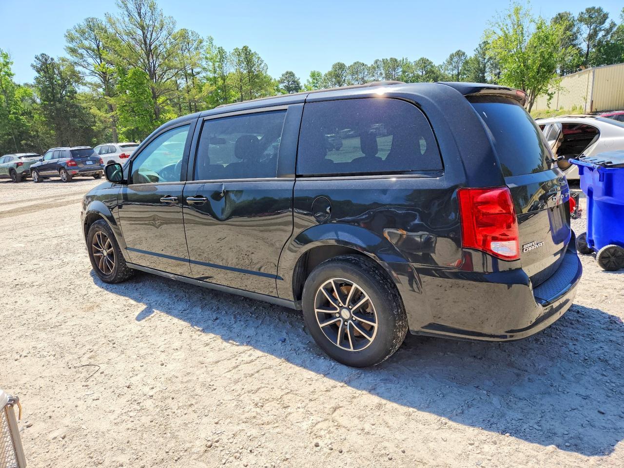 2018 Dodge Grand Caravan Sxt - Image 2