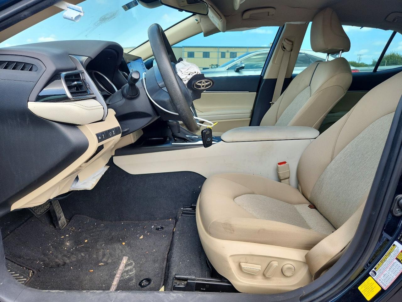 2021 Toyota Camry Le - Фото 7