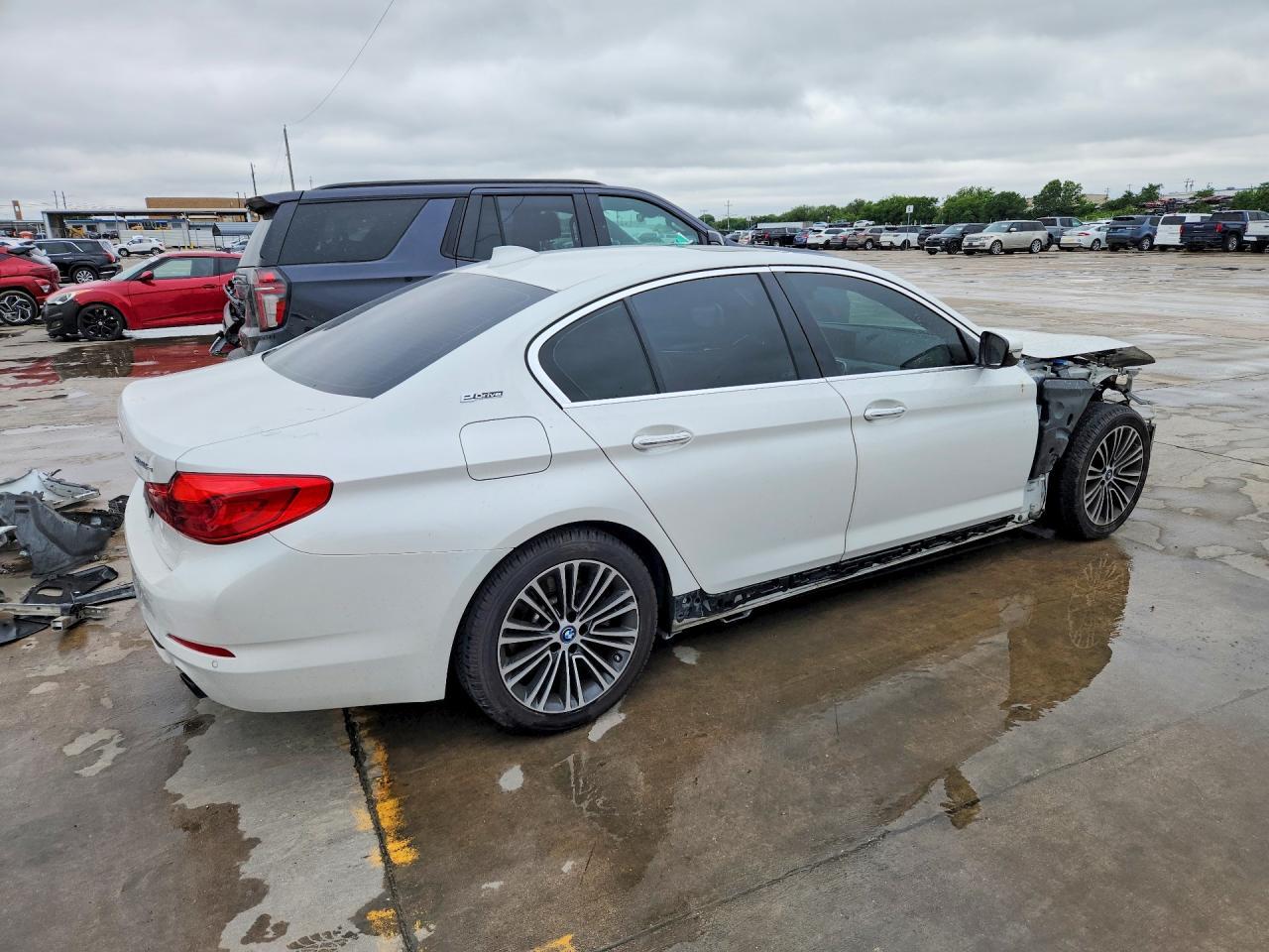 2018 BMW 530E - Фото 3