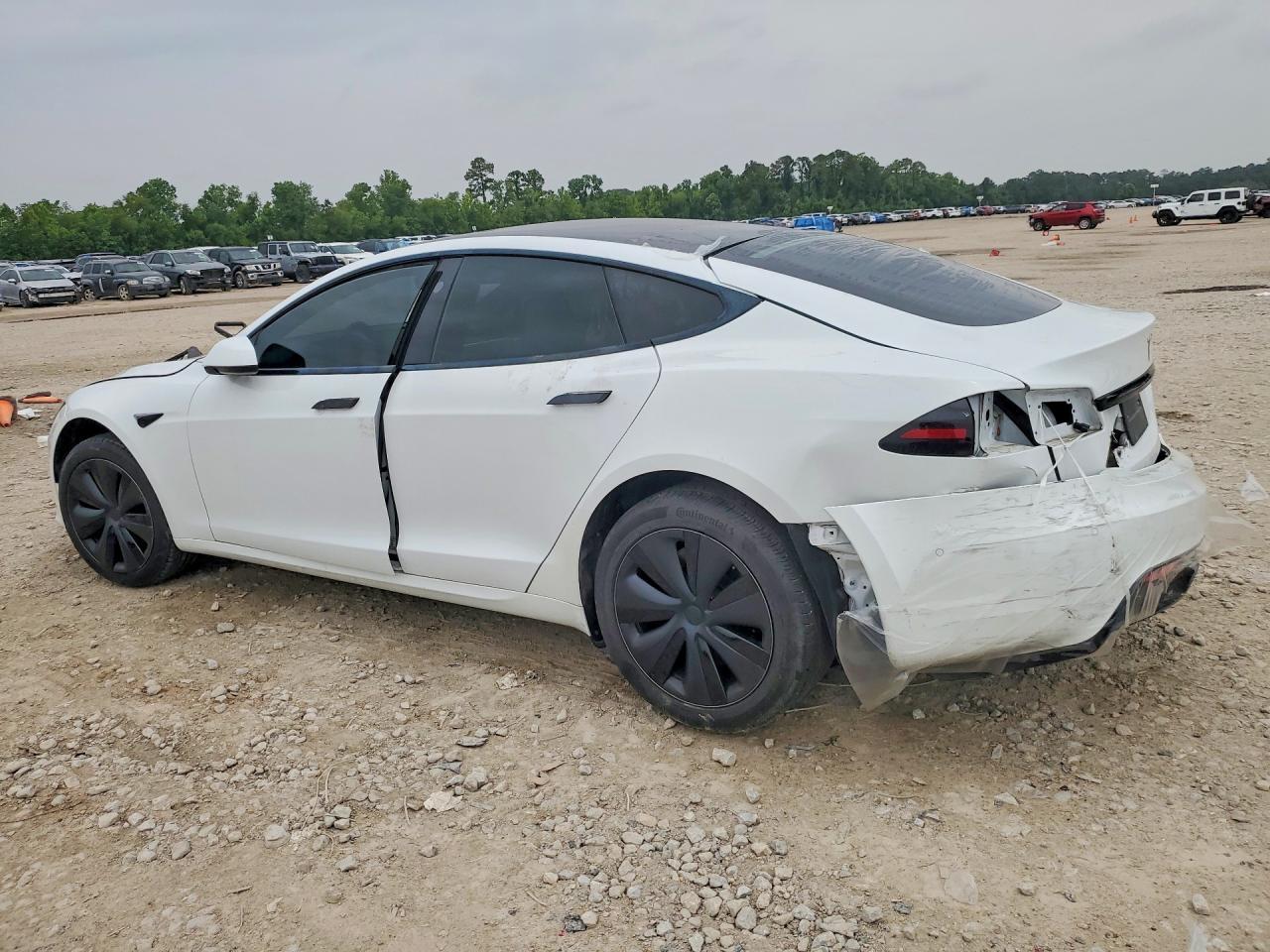 2022 Tesla Model S - Image 2