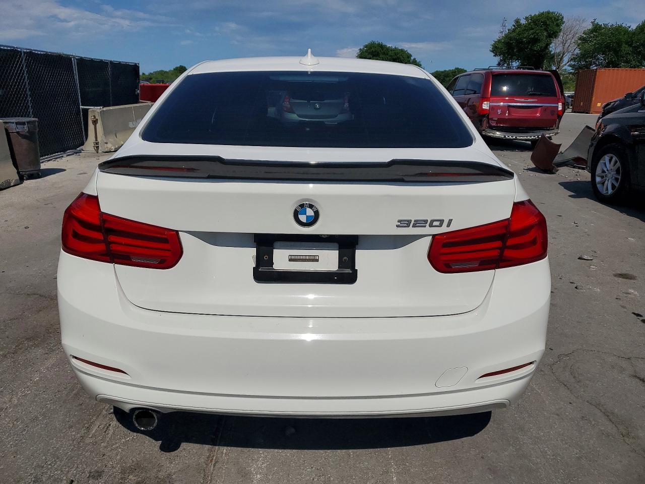 2018 BMW 320 I - Image 6