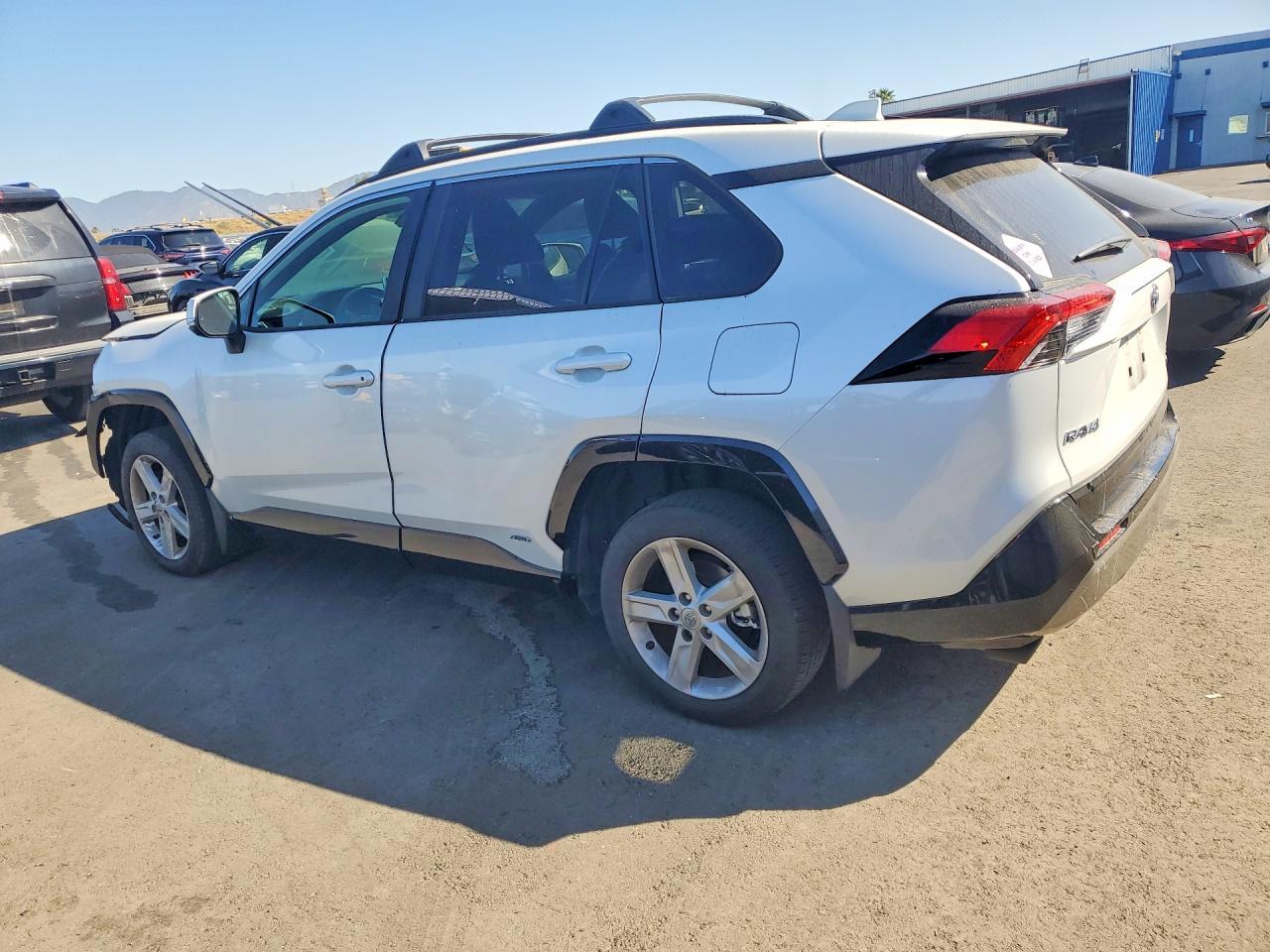 2023 Toyota Rav4 Se - Фото 2