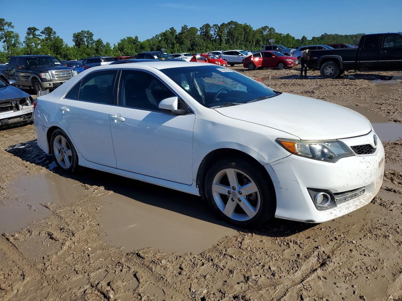 2014 Toyota Camry Se - Фото 4