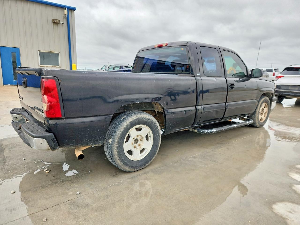 2005 Chevrolet Silverado C1500 - Image 3