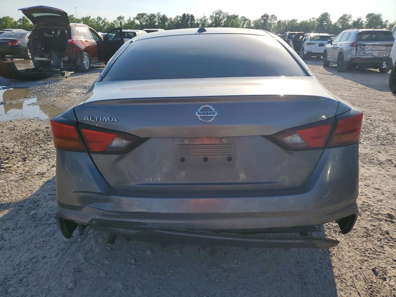 2019 Nissan Altima S - Фото 6