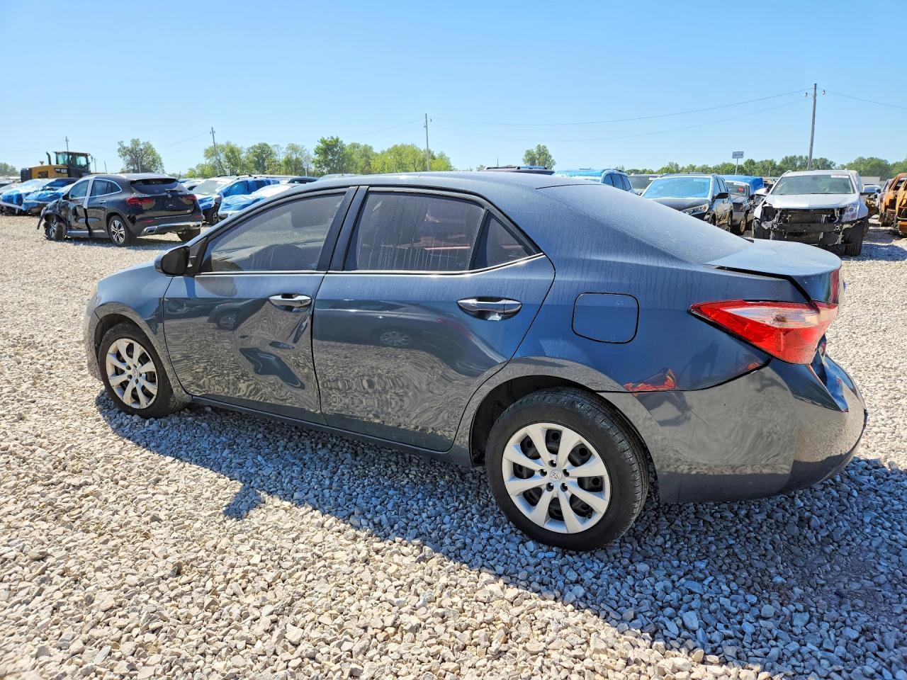 2017 Toyota Corolla Le - Фото 2