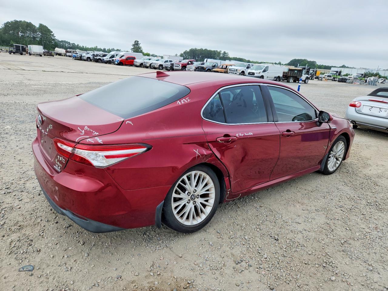 2018 Toyota Camry Hybrid Xle - Фото 3