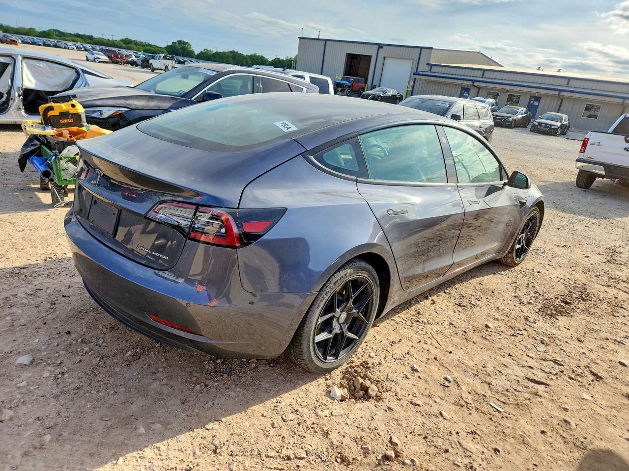2021 Tesla Model 3 - Фото 3