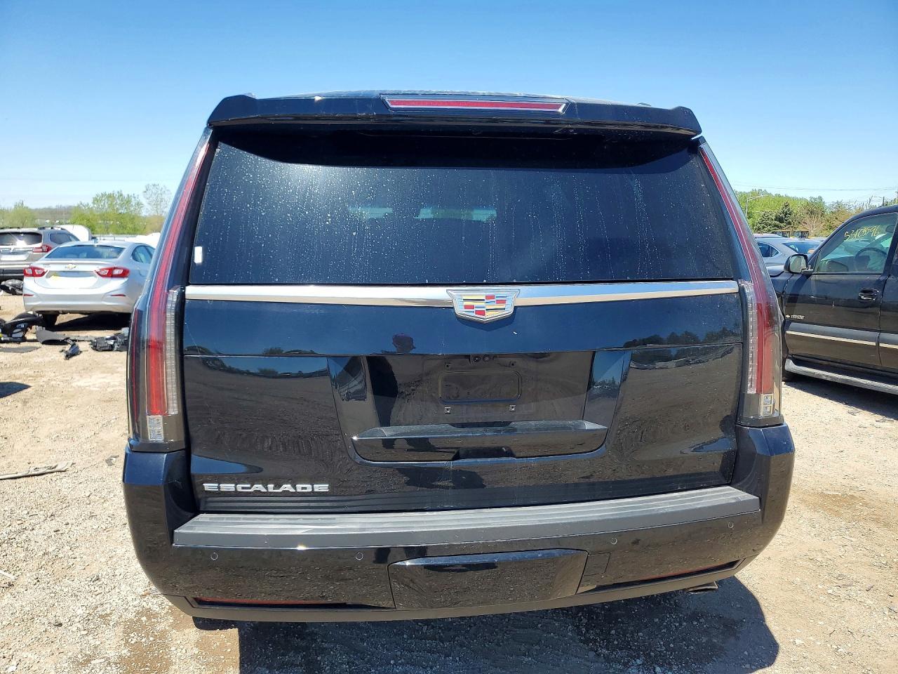 2019 Cadillac Escalade Premium Luxury - Image 6