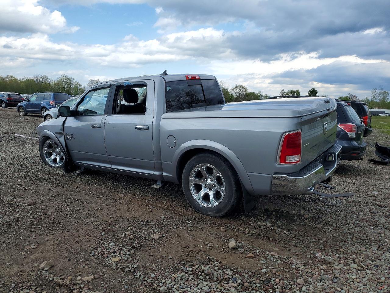 2019 Ram 1500 Classic Laramie - Фото 2