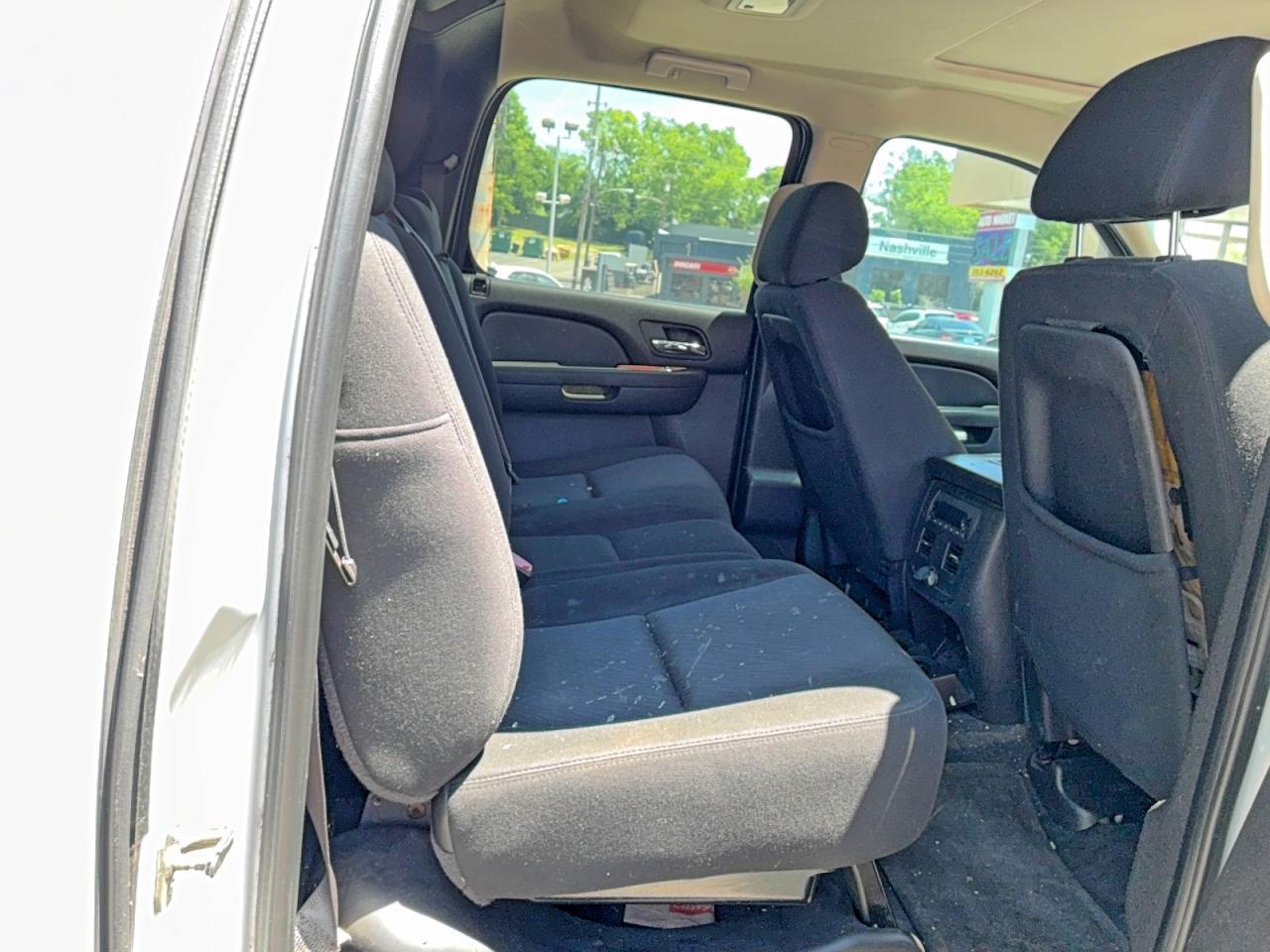 2011 Chevrolet Avalanche Ls - Image 6