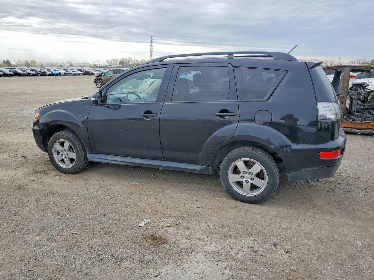 2013 Mitsubishi Outlander Se - Фото 2