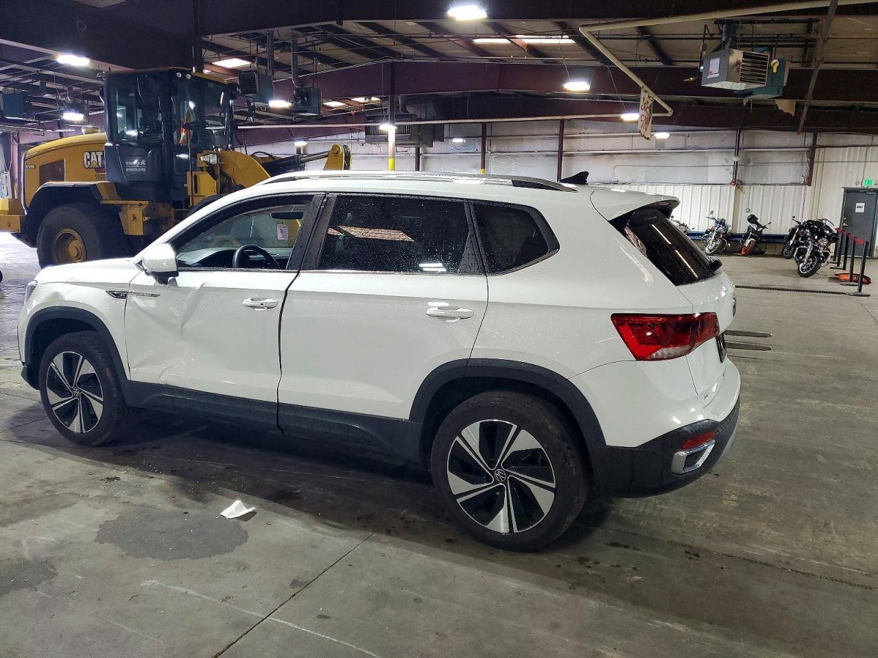 2023 Volkswagen Taos Se - Image 2