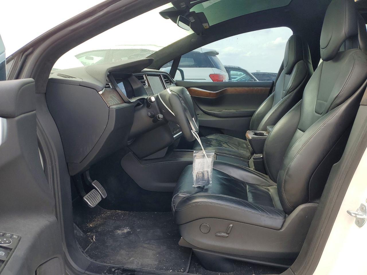 2017 Tesla Model X - Image 7